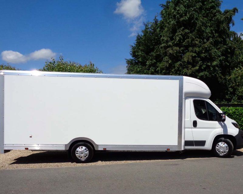 Fiat QubeMAX Giant 5.6M x 2.3M High Roof